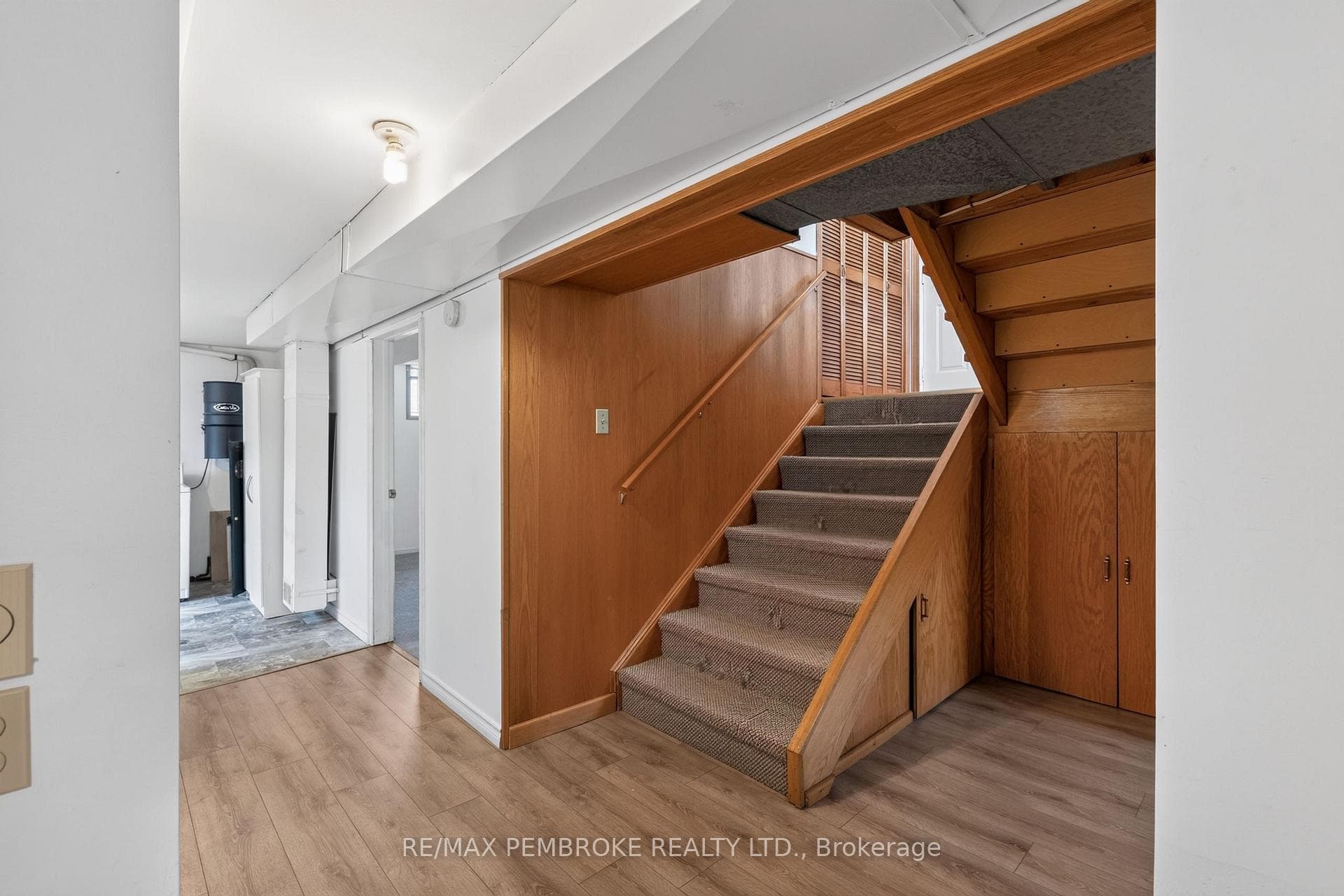66 Sandy Beach Road photo 34