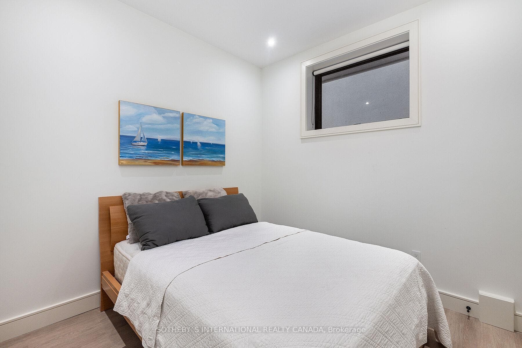 272 Cranbrooke Avenue photo 32