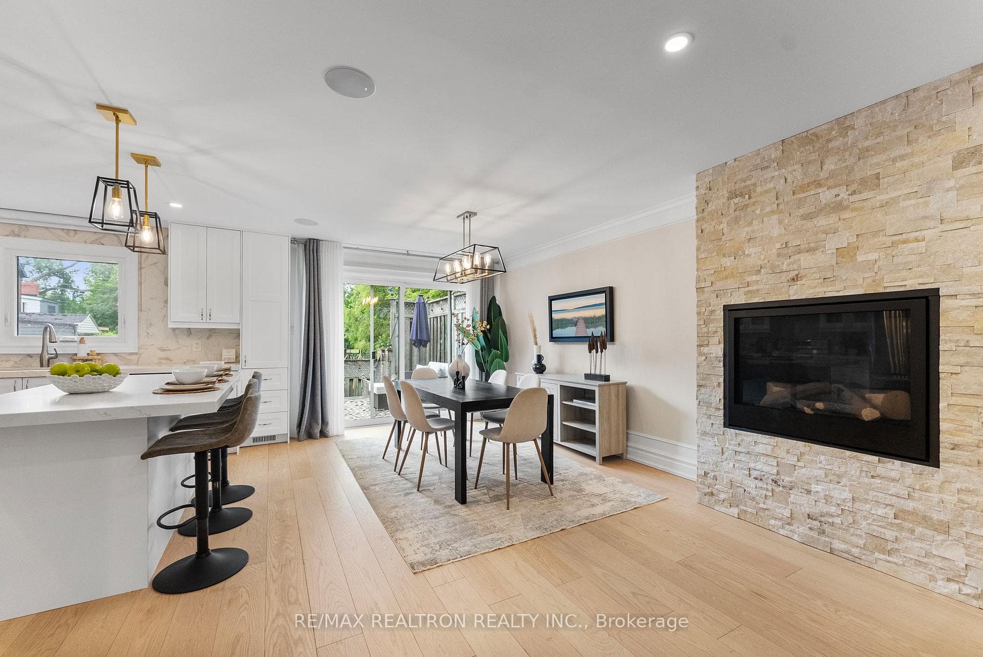 250 Glenforest Road photo 11
