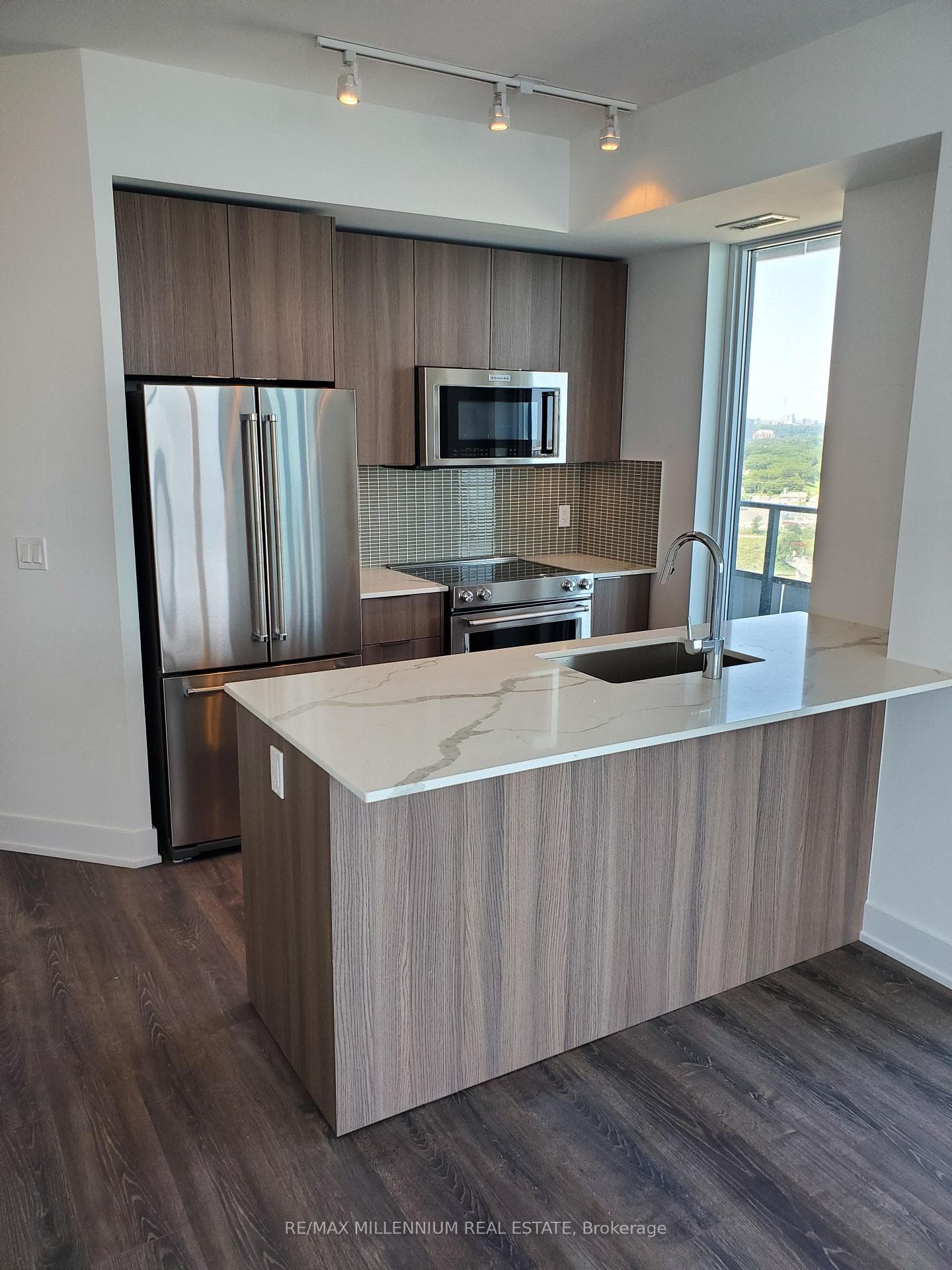 20 Shore Breeze Drive Unit 2107 photo 6