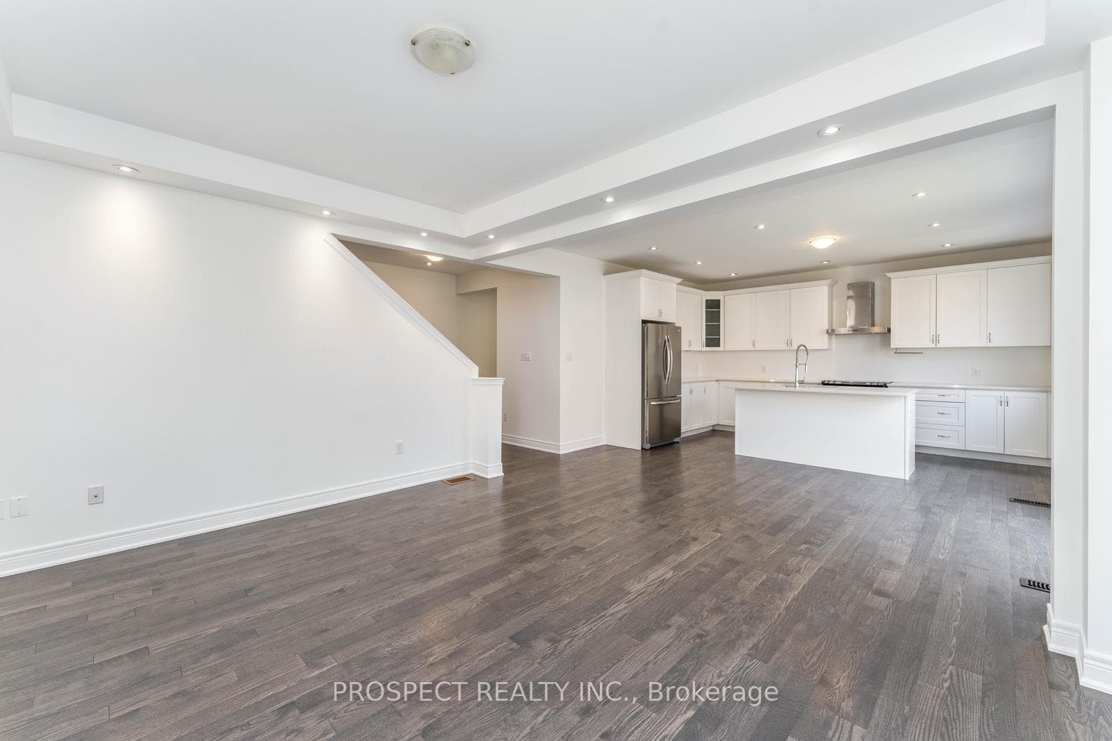 15 Lyle Way photo 14