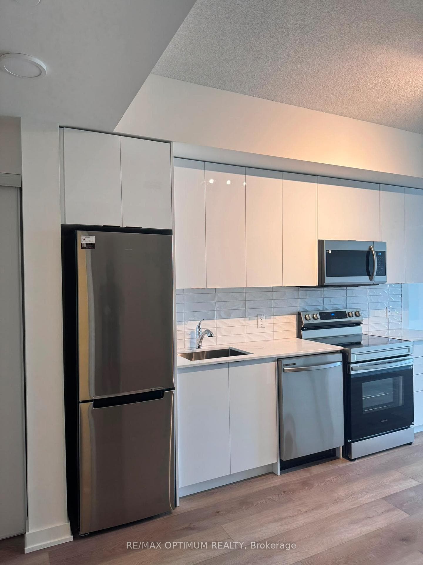 33 Erie Avenue Unit 711 photo 5