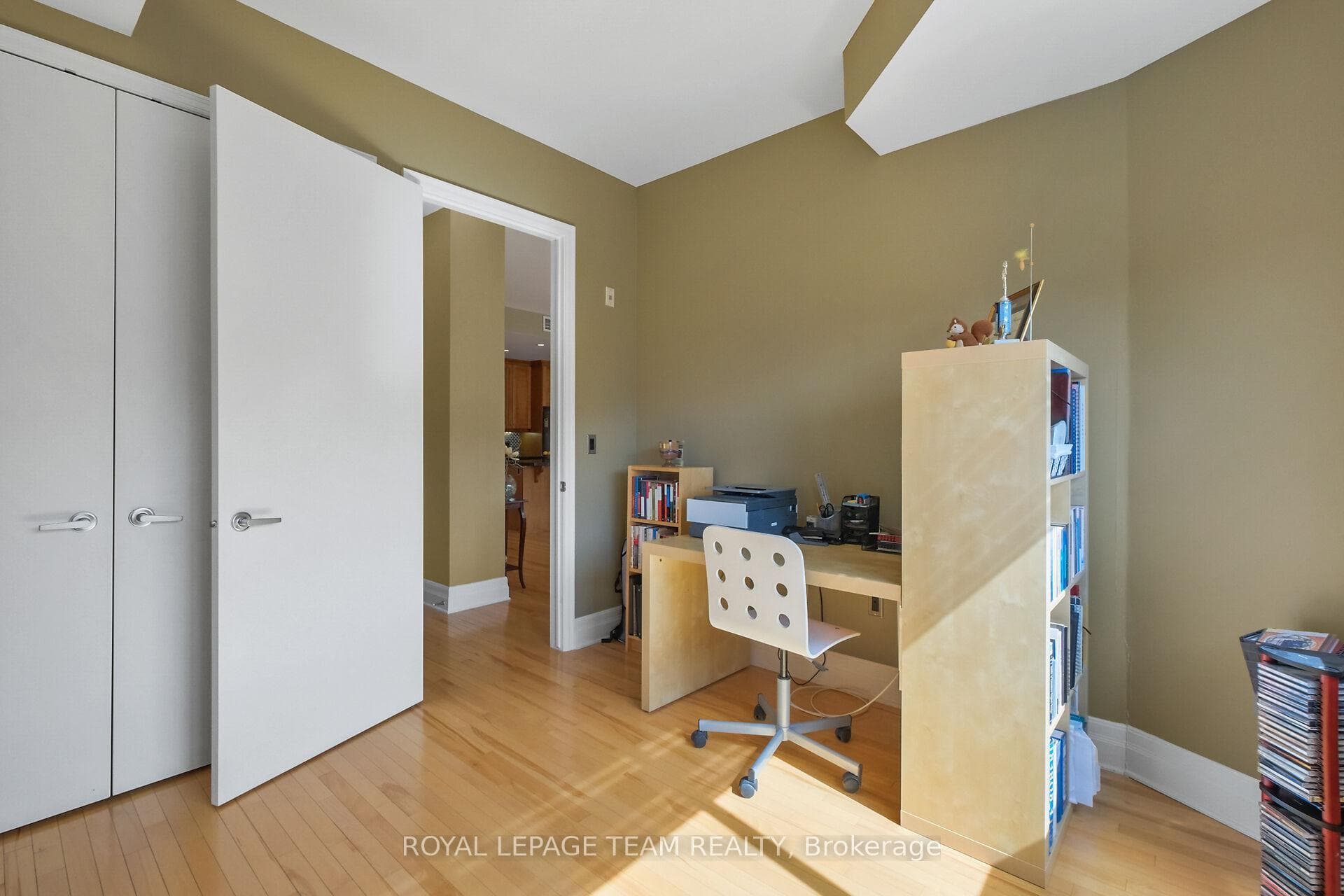 375 LISGAR Street Unit 701 photo 25