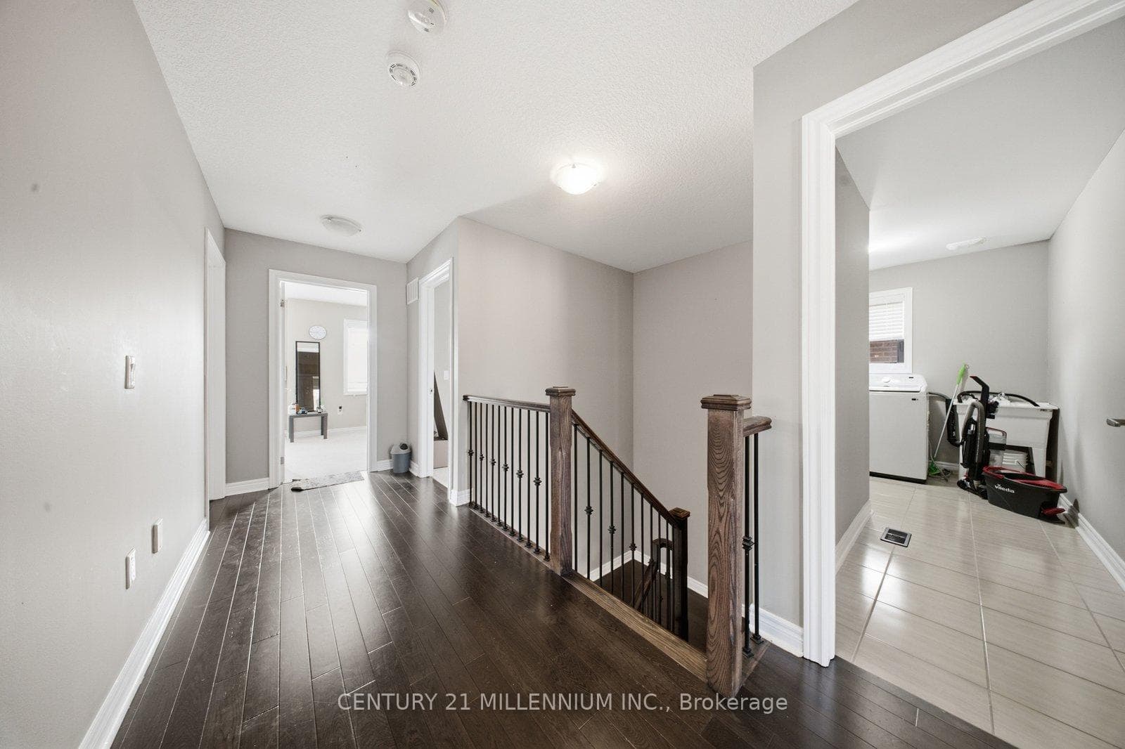 1153 Upper Thames Drive photo 8