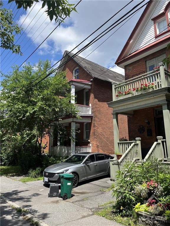 497 LYON Street photo 2