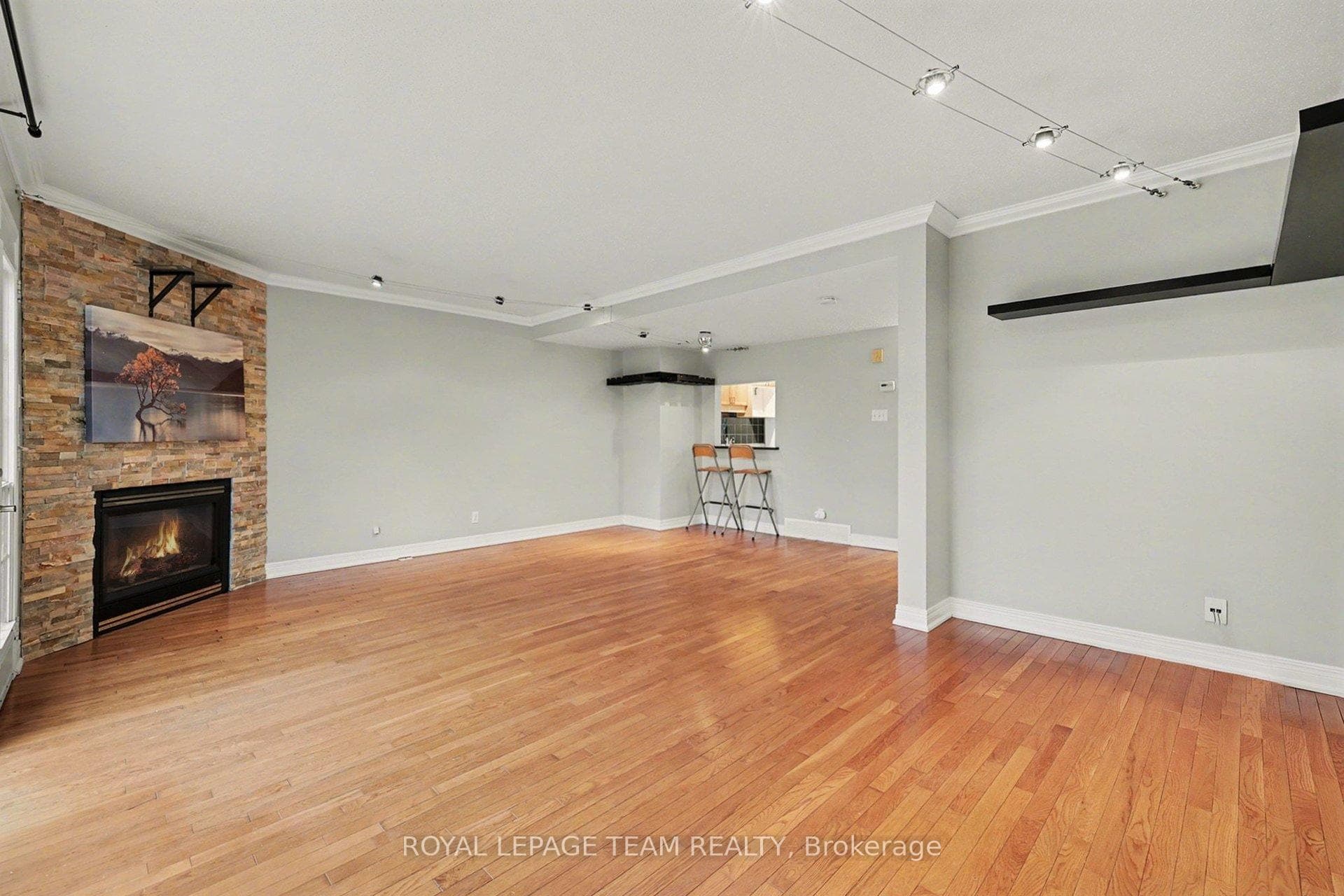 187 MONTEREY Drive photo 22