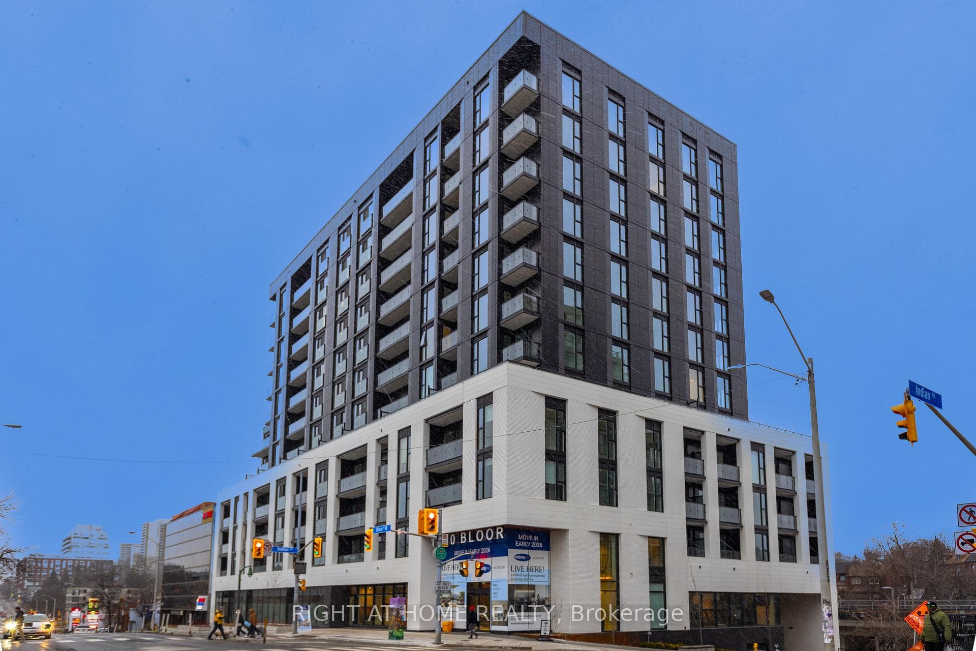 1660 Bloor Street Unit 402 photo 1