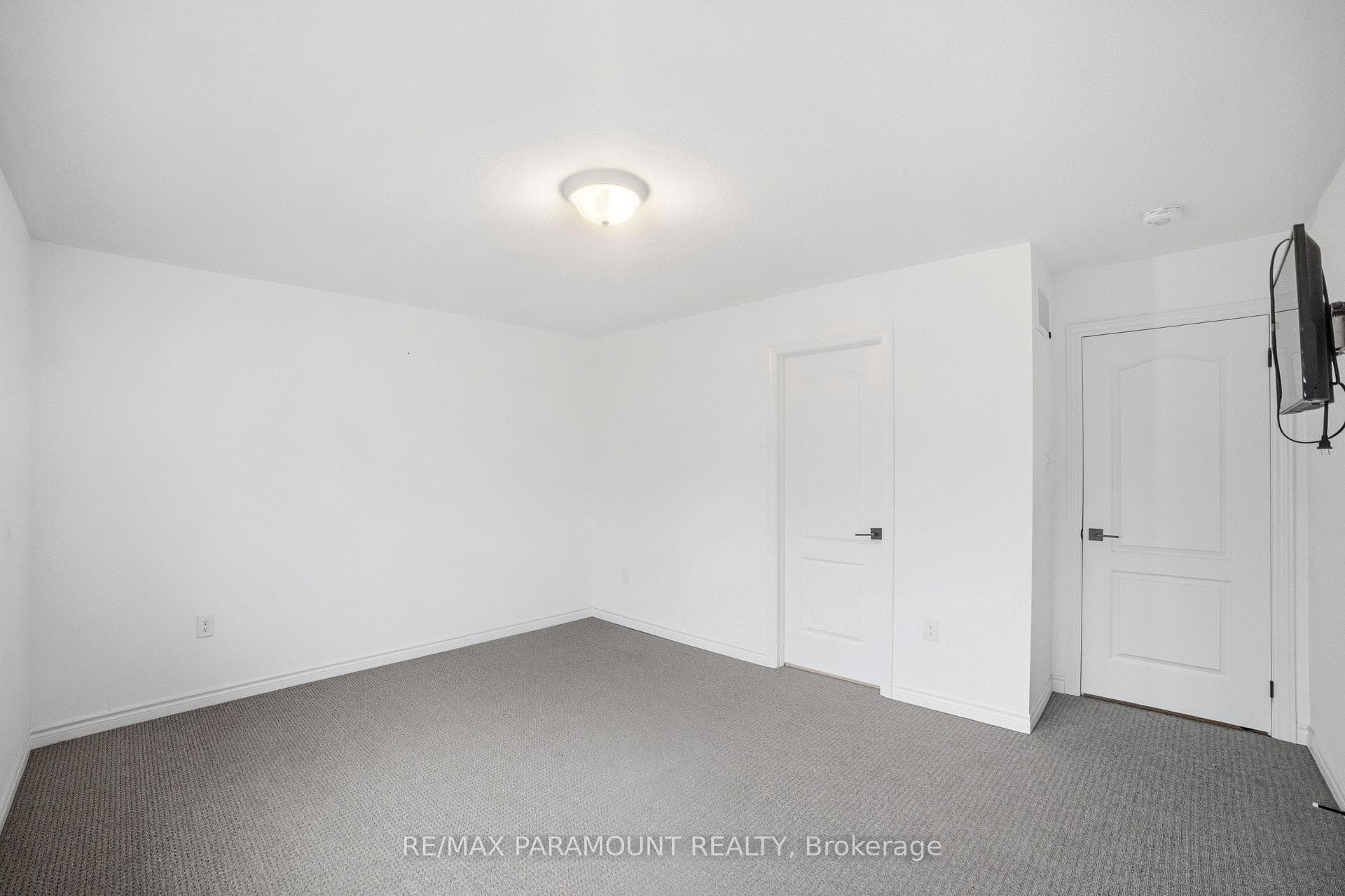 9 Mclean Avenue photo 41