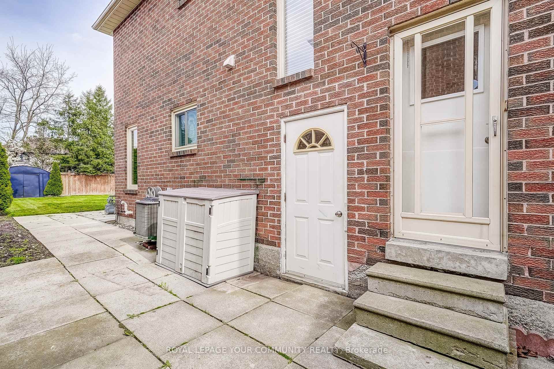 57 Largo Crescent photo 27