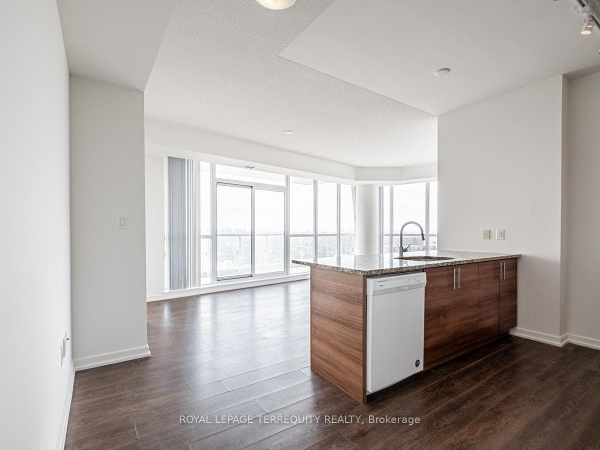 70 Forest Manor Road Unit 2008 photo 8