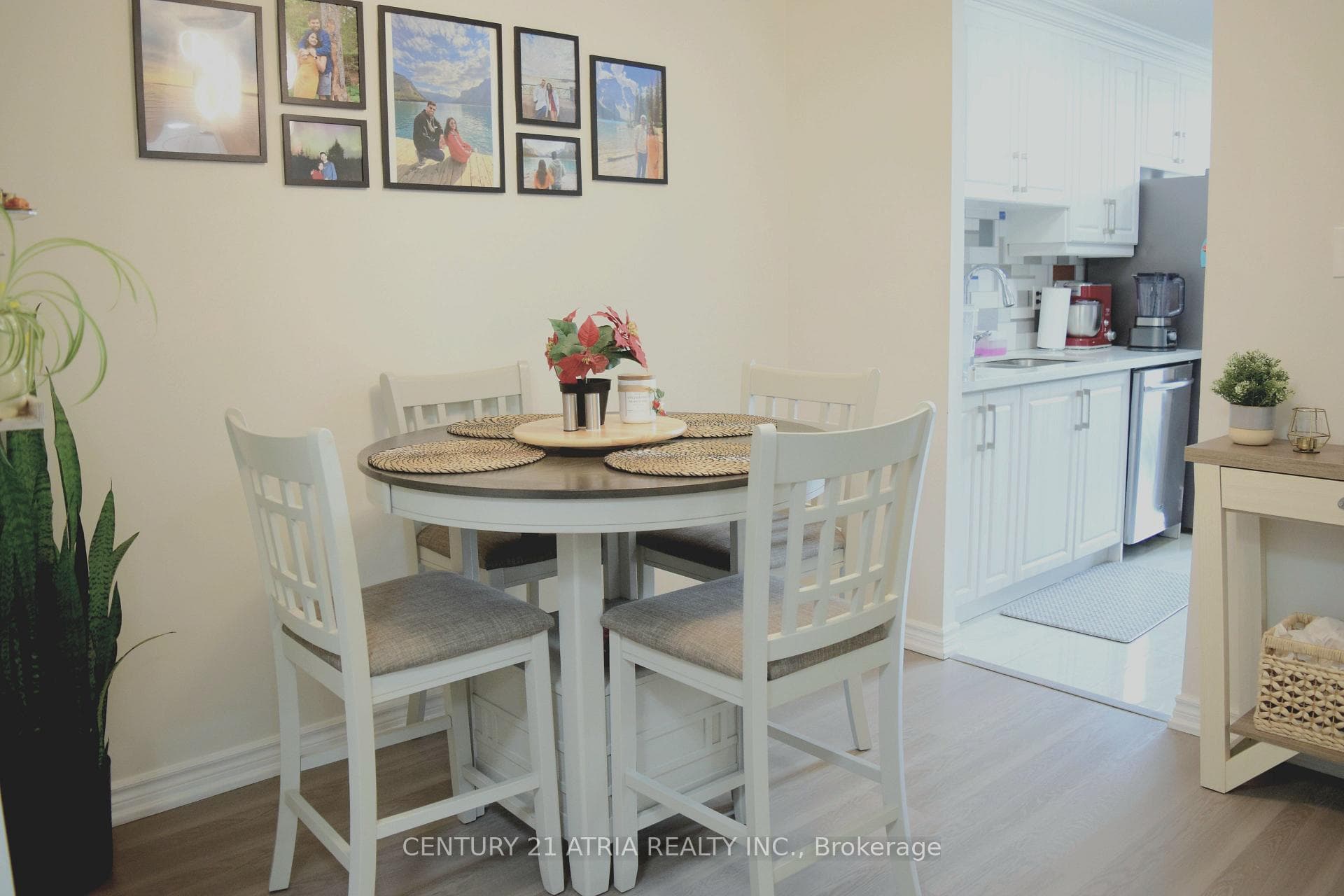 17 Knightsbridge Road Unit 506 photo 2