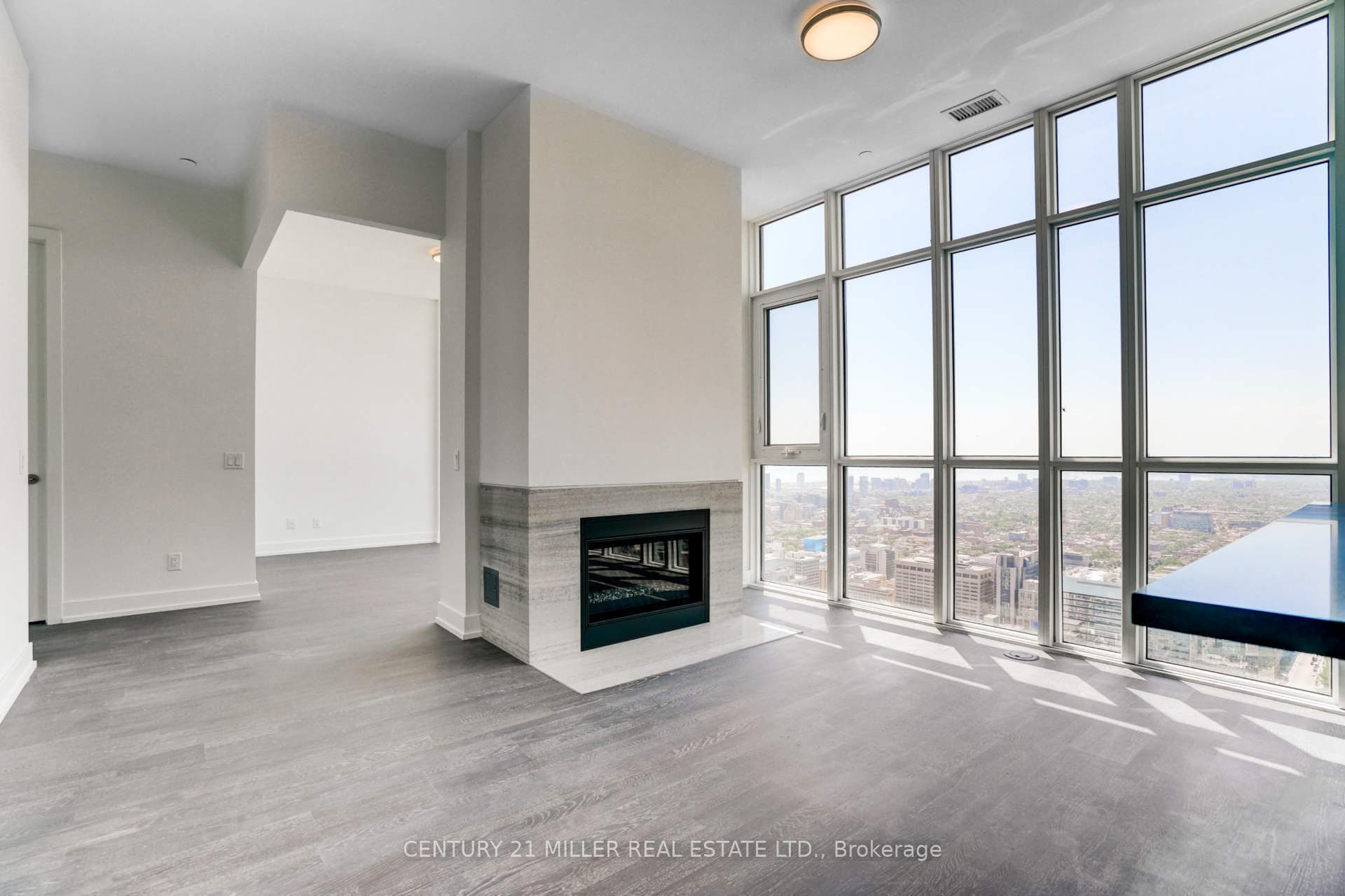 7 Grenville Street Unit 6412 photo 6