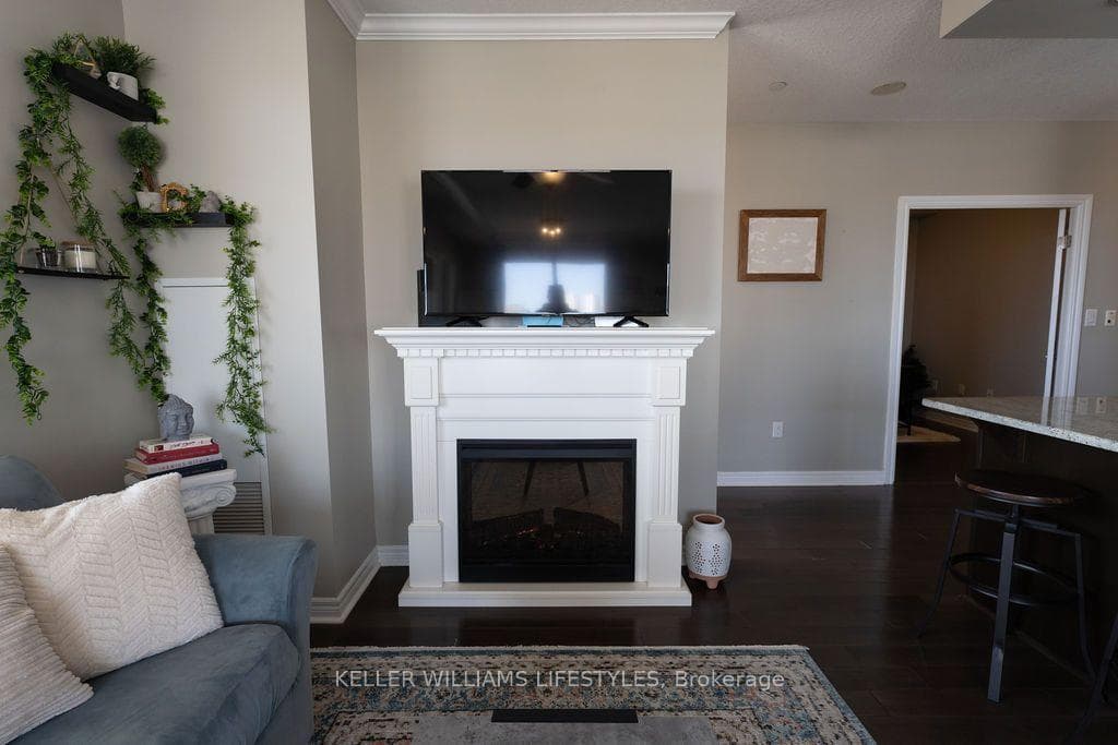 330 RIDOUT Street Unit 804 photo 8