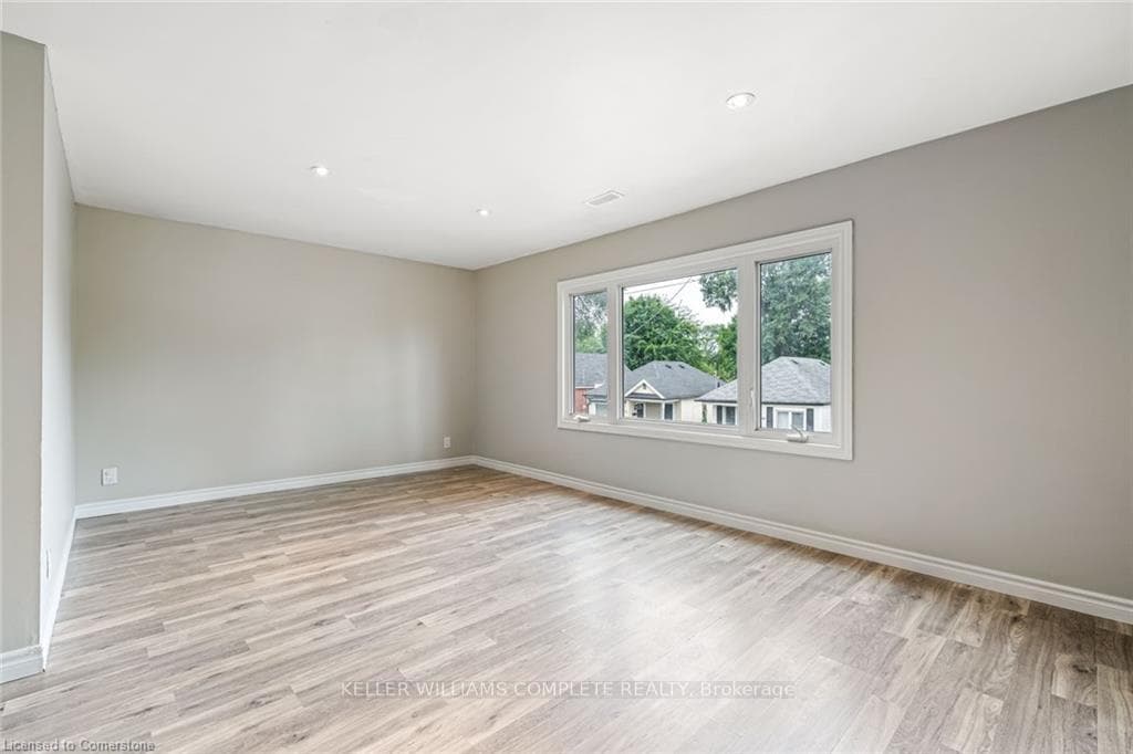 100 Park Row photo 25