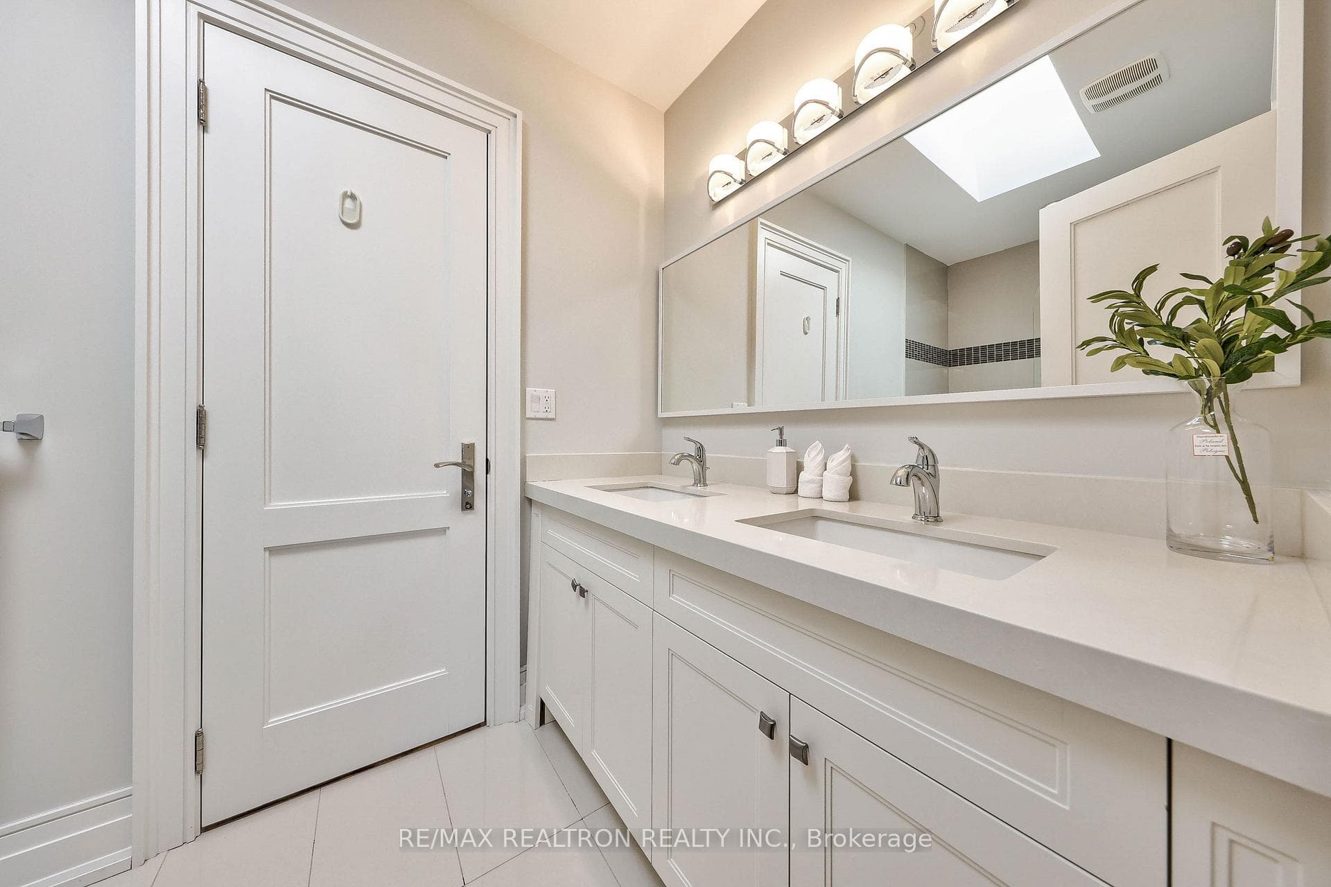145 Kingsdale Avenue photo 37