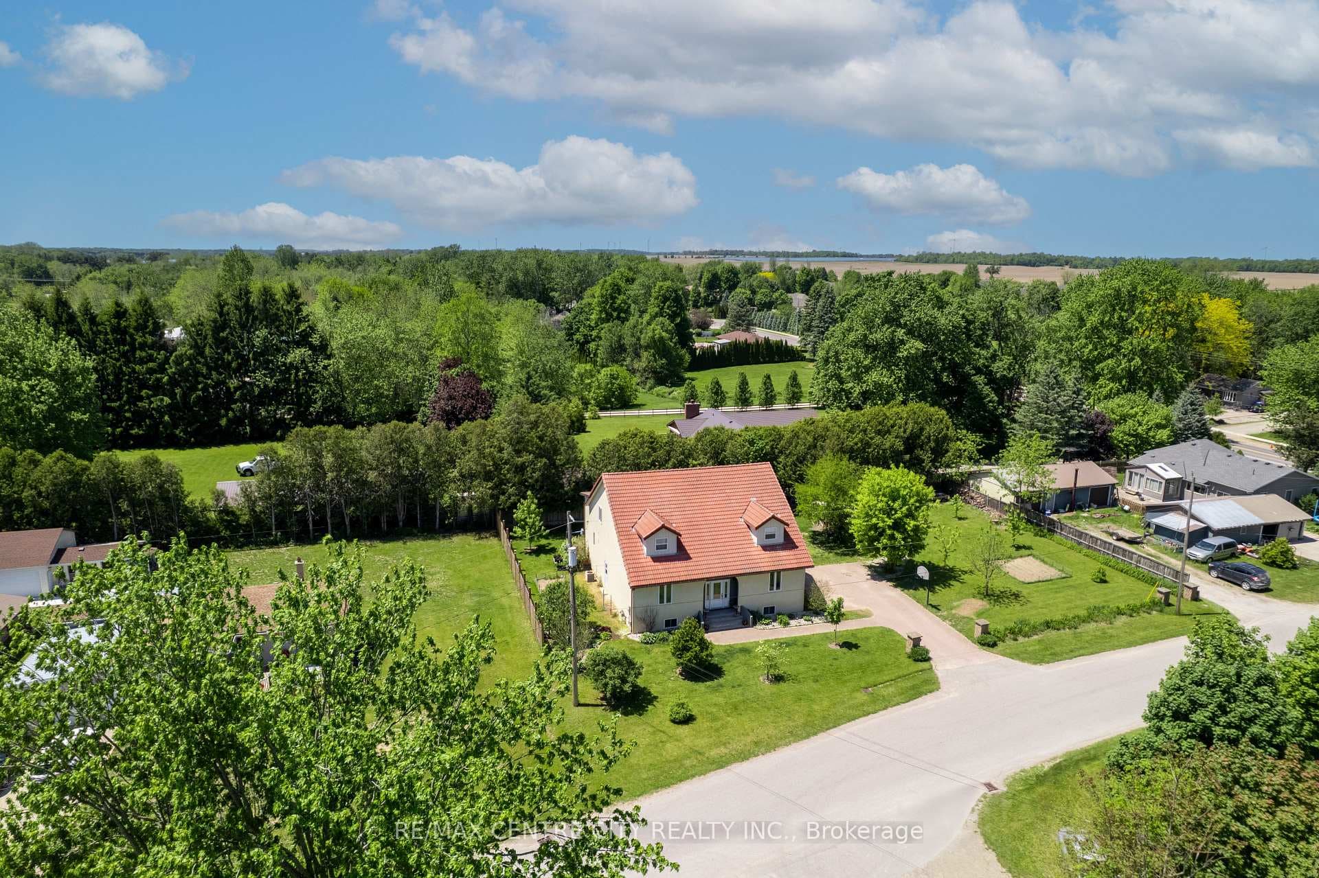 176 Eastman Avenue photo 1