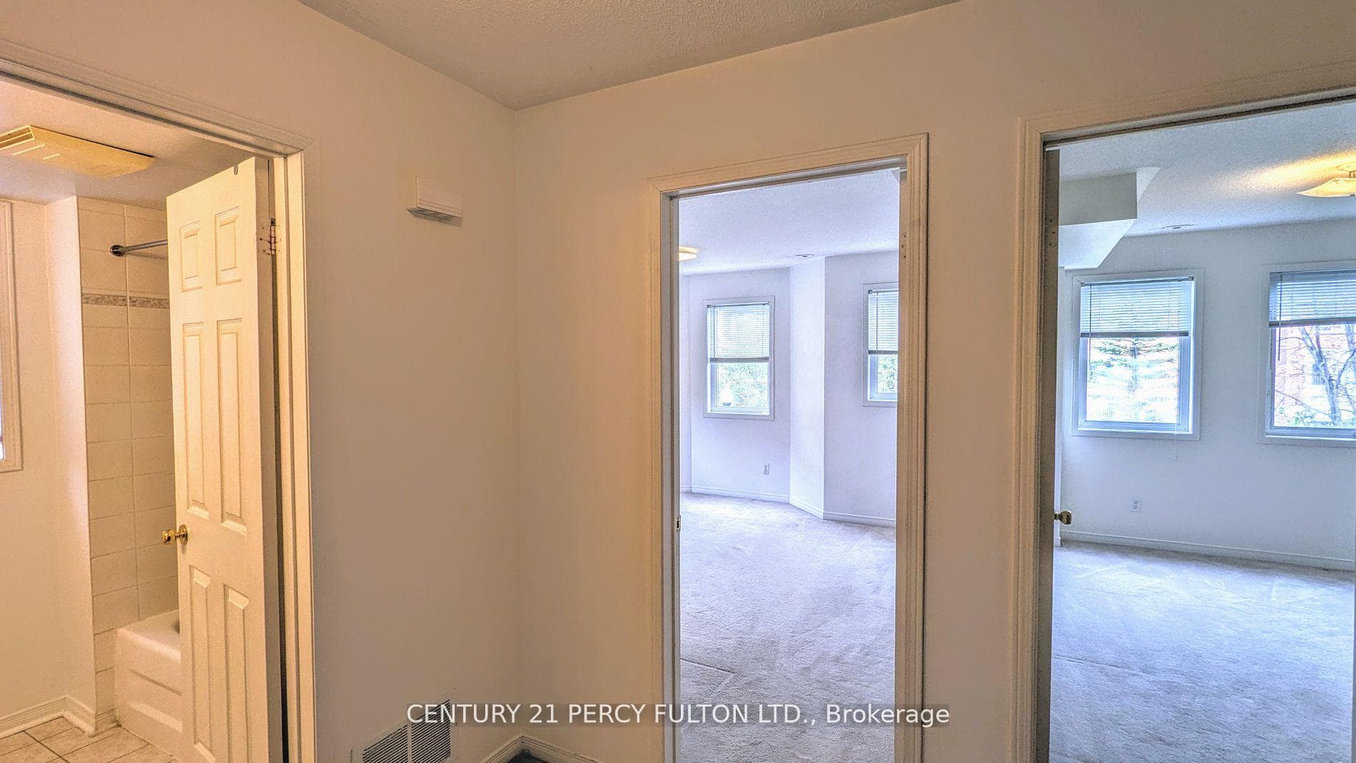 19 Rosebank Drive Unit 907 photo 14
