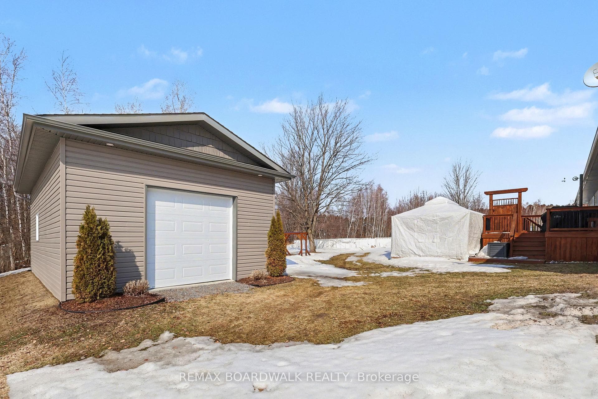 104 Moise Gendron Street photo 28