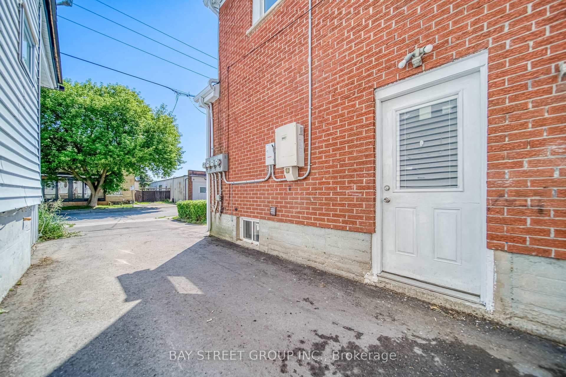 304 Albert Street photo 16