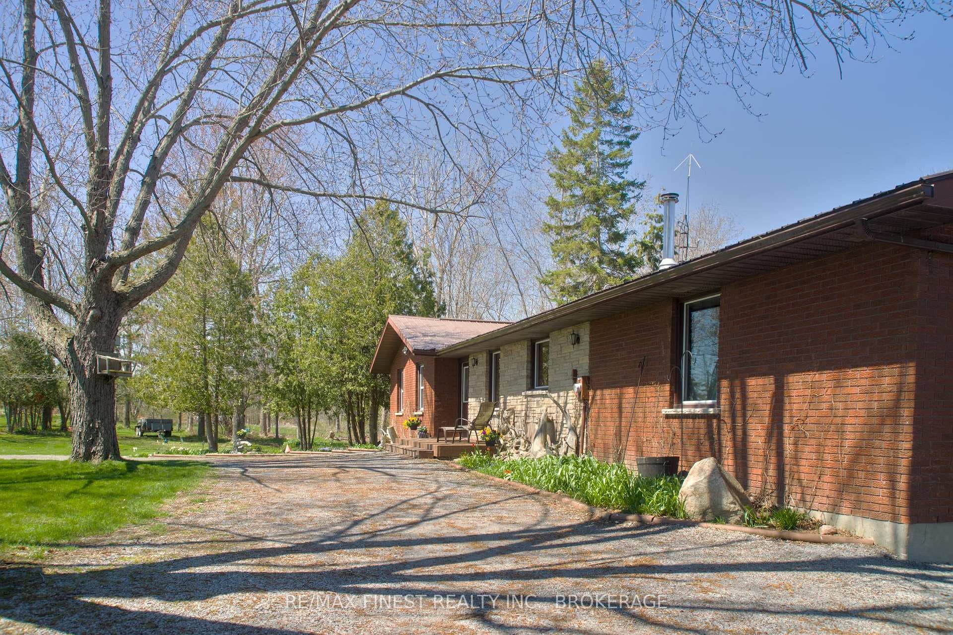 10930 Front Road photo 35