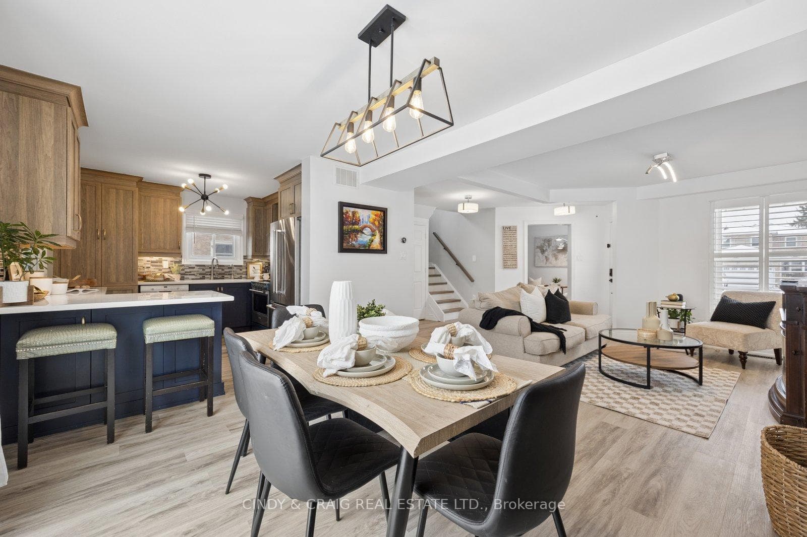 107 Hemingford Place photo 4