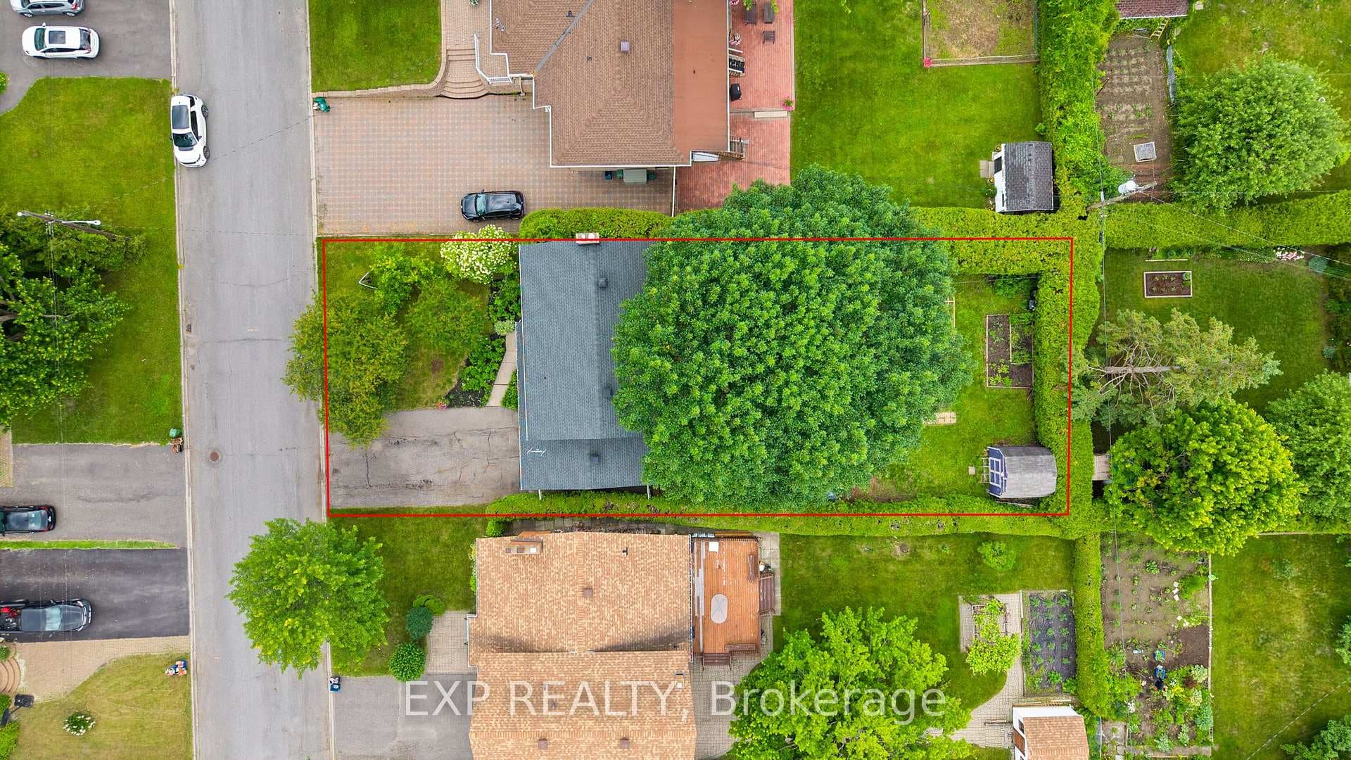 2061 Balharrie Avenue photo 5