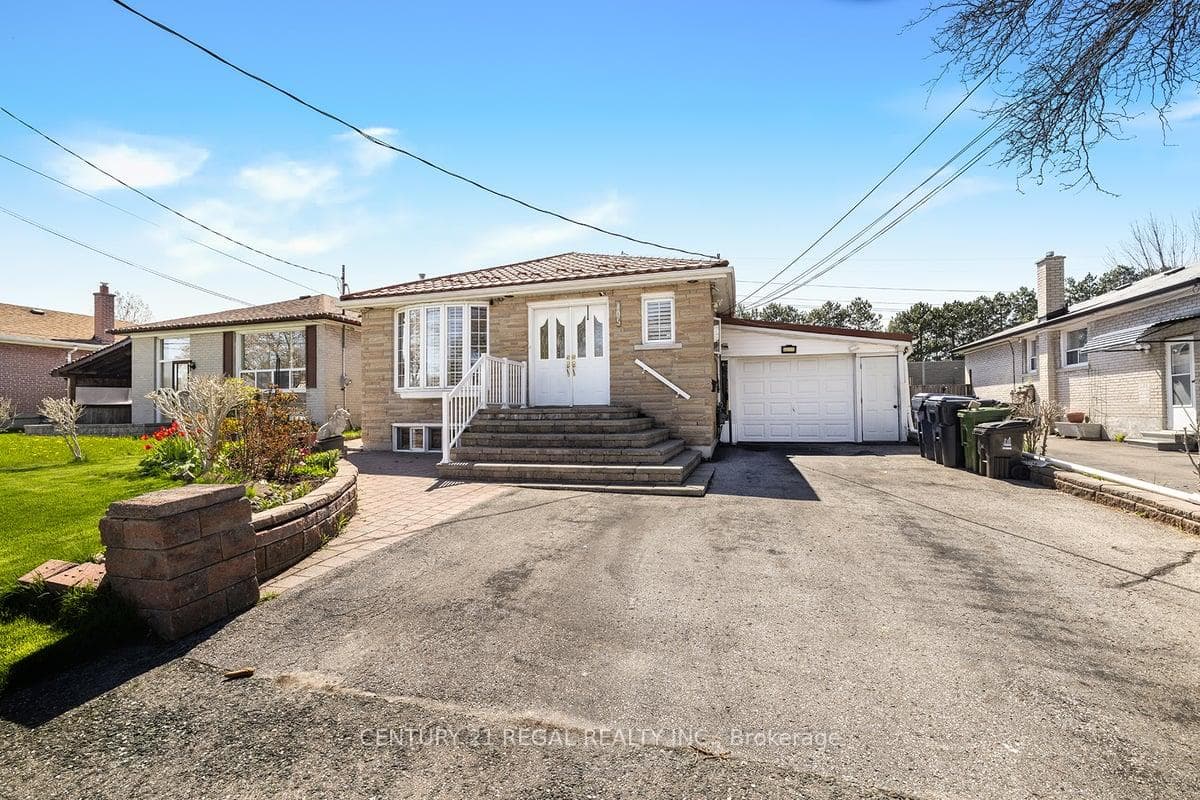 105 Lord Roberts Drive photo 2