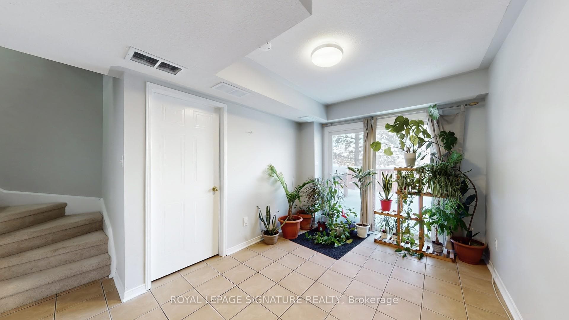 16 Pennefather Lane photo 45