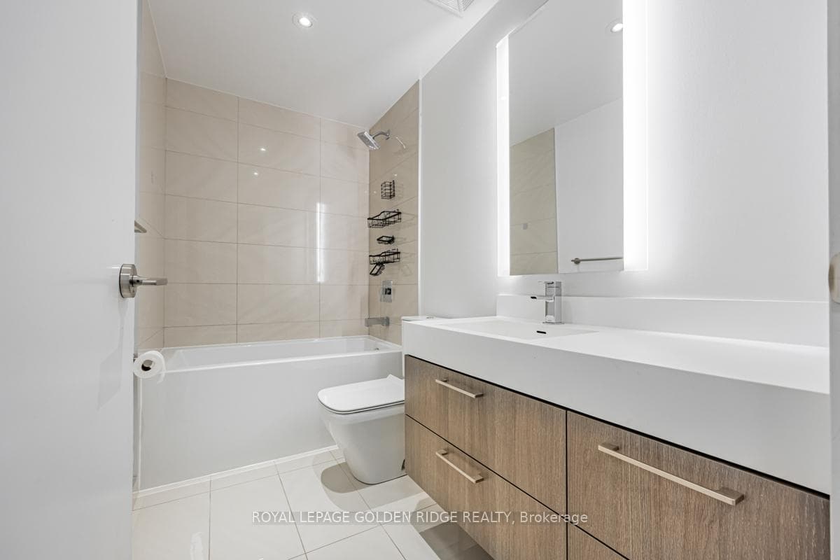 1 Yorkville Avenue Unit 2506 photo 7