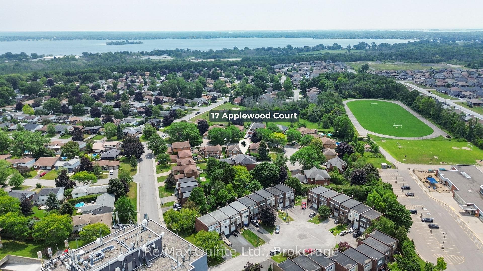 17 Applewood Court photo 2