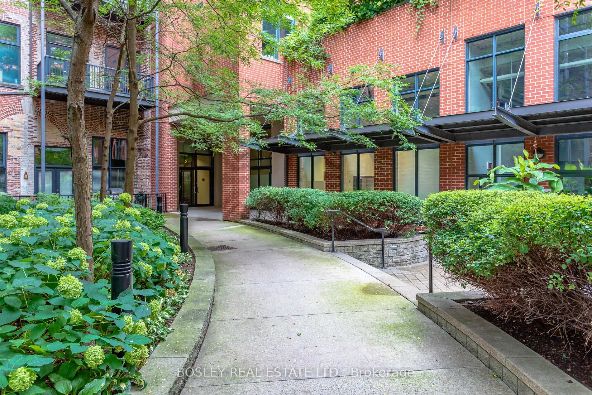 363 Sorauren Avenue Unit 104 photo 35
