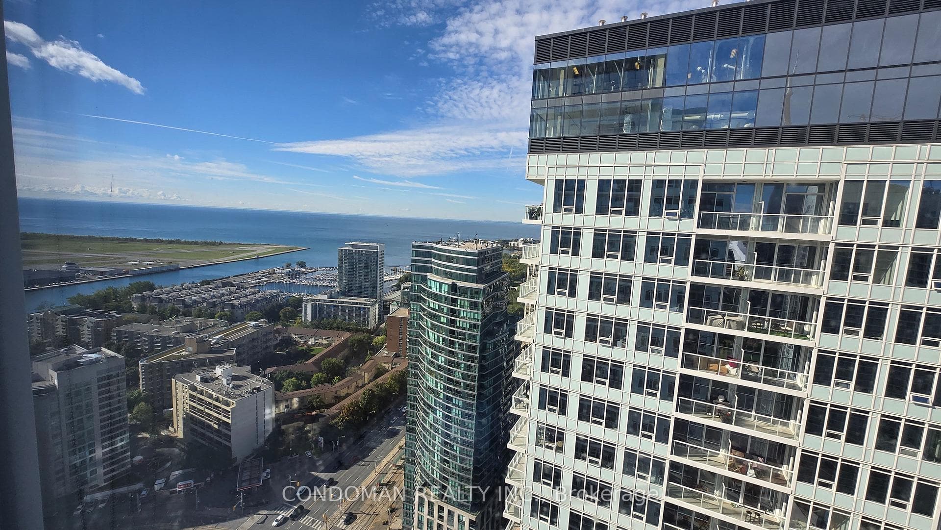 17 Bathurst Street Unit 4206 photo 1