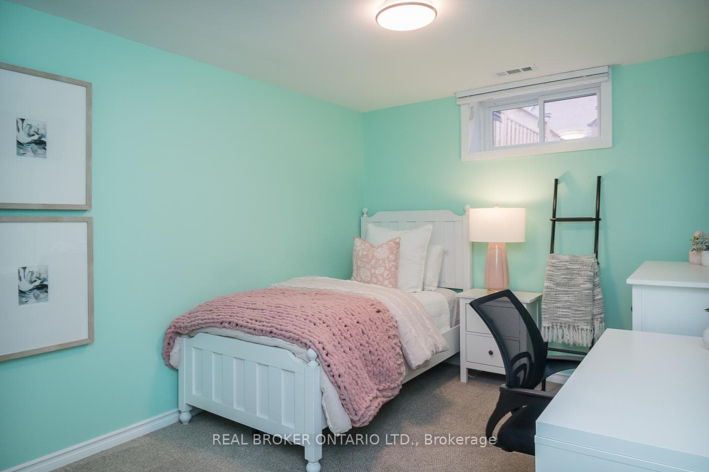87 Doctor Moore Court photo 32