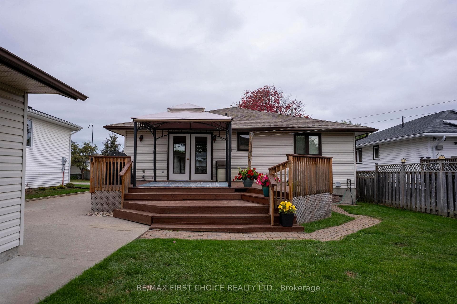 225 FLAMINGO DR photo 46
