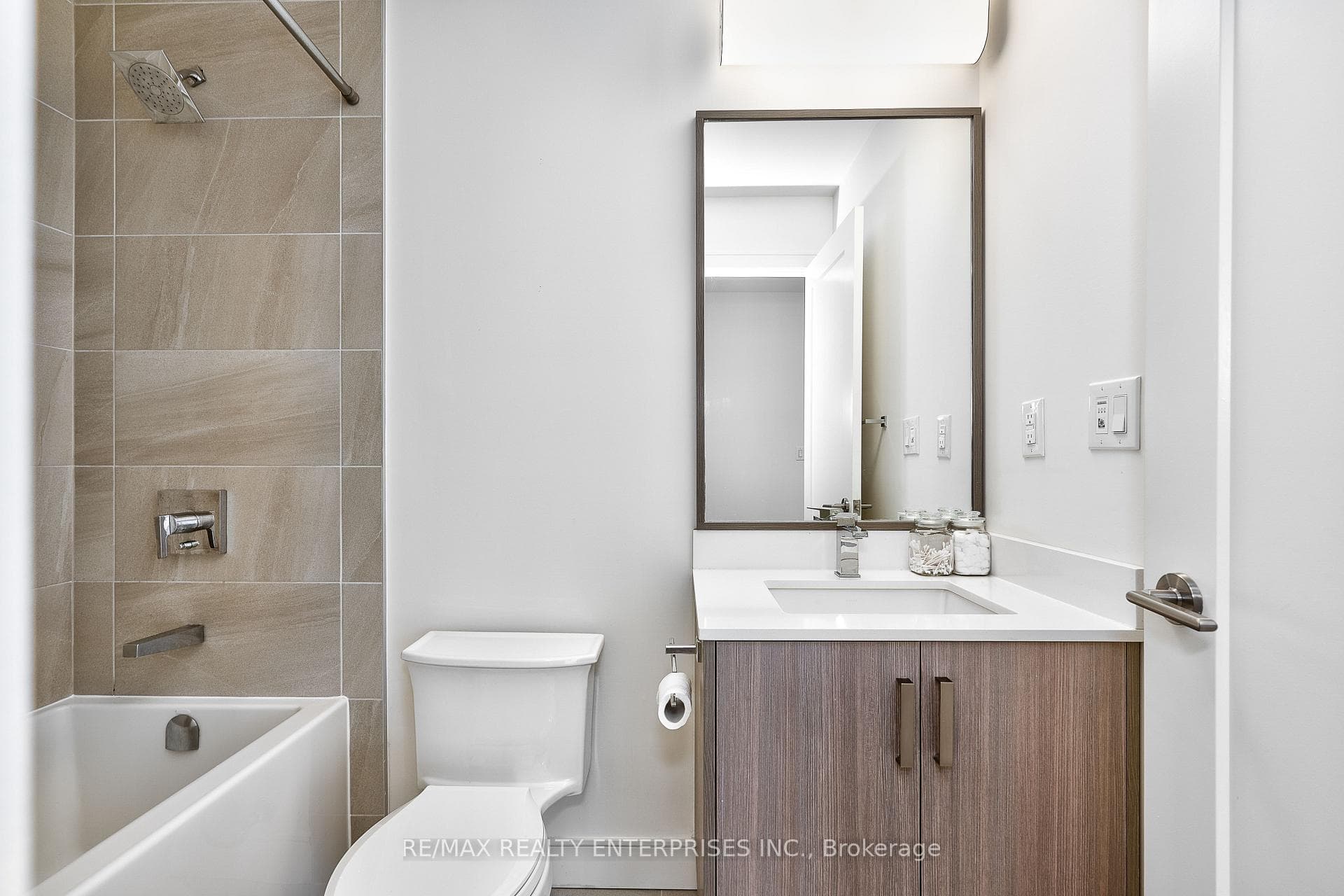 1575 Lakeshore Road Unit 337 photo 12