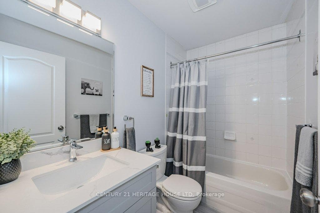 5776 7th Line photo 24