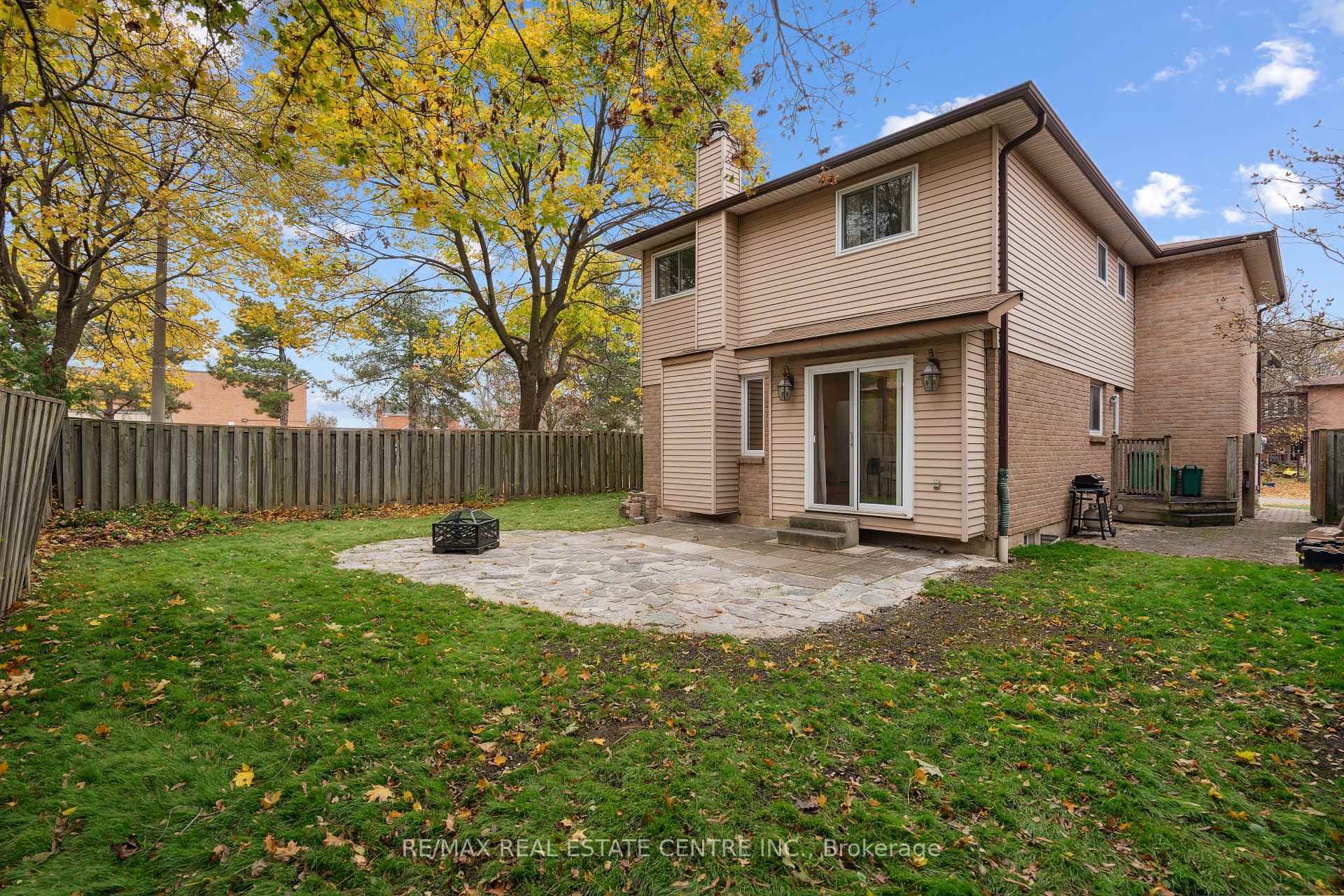 2 Blossom Avenue photo 33