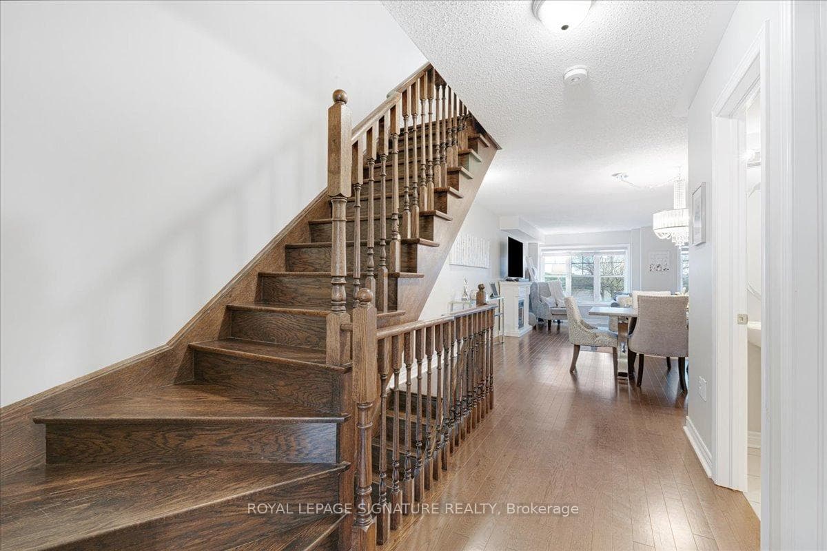 63 Padbury Trail photo 18