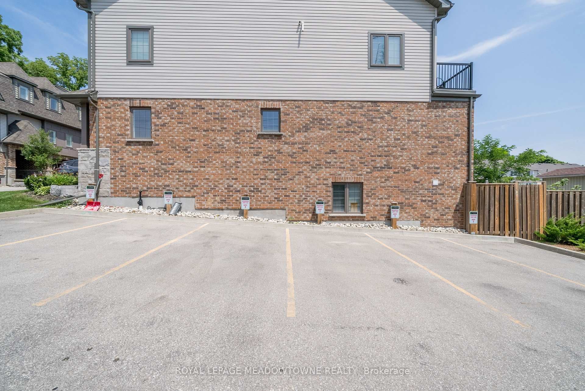 21B Guthrie Lane photo 38