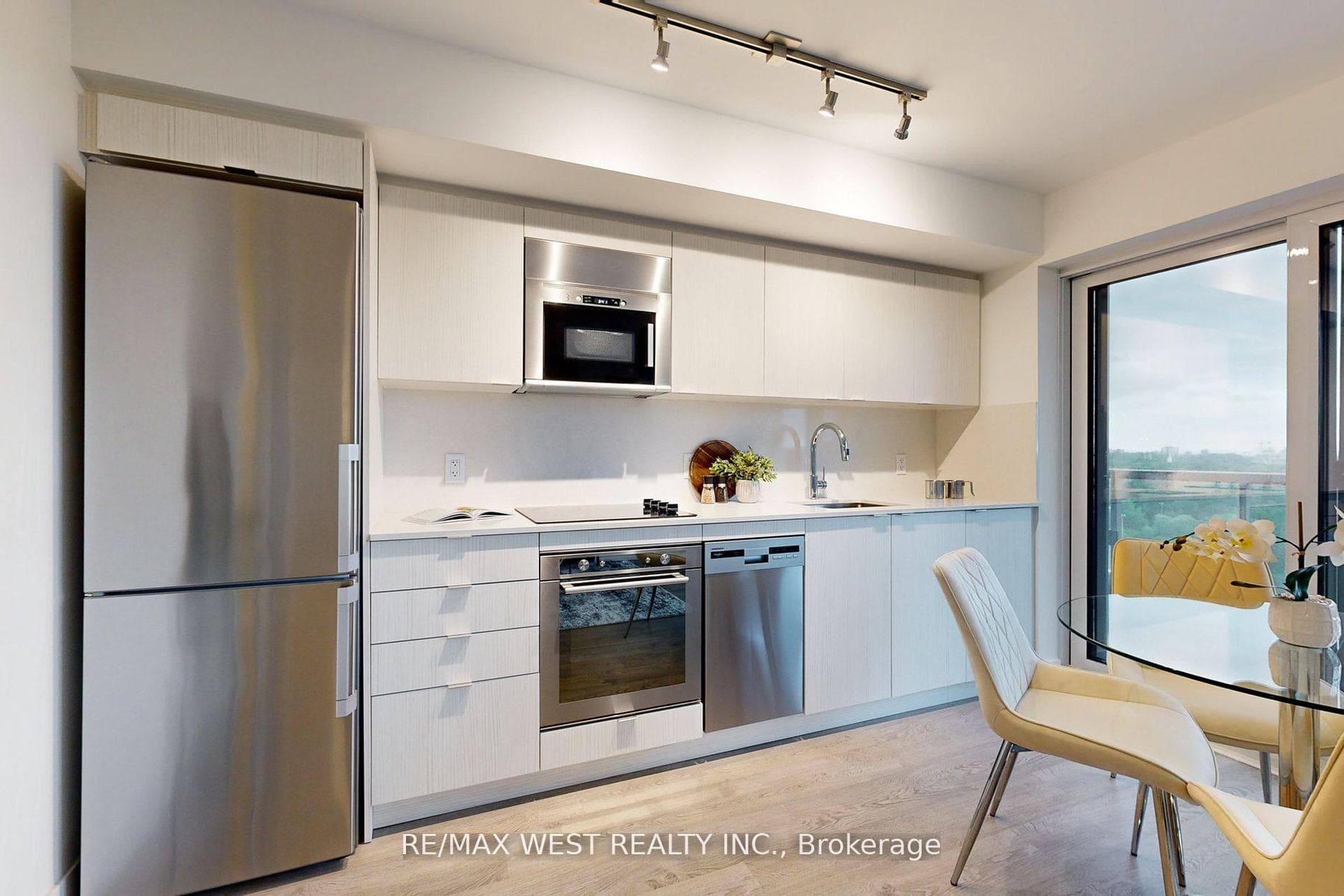 5 Mabelle Avenue Unit 1227 photo 9