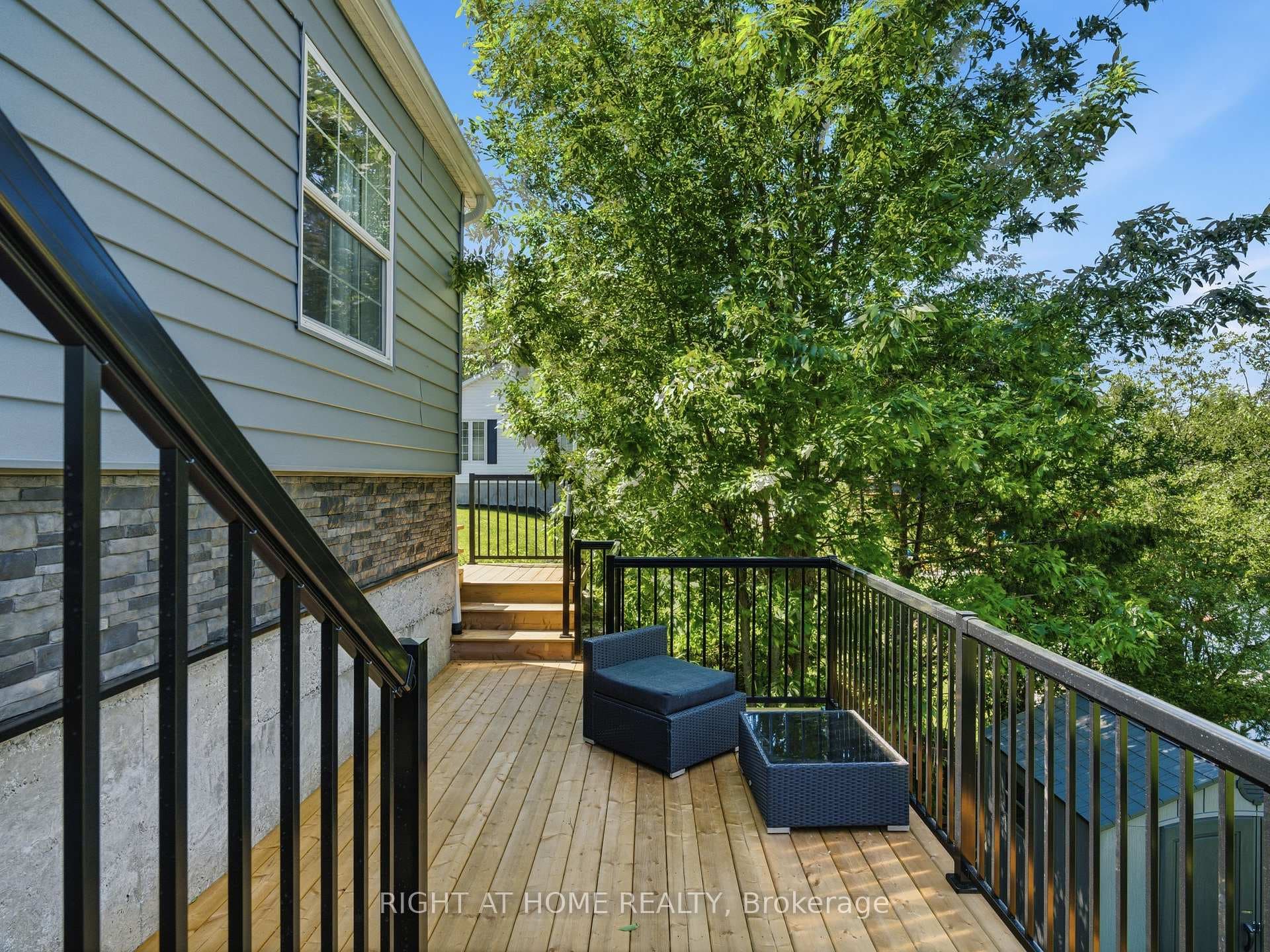 8168 Laidlaw Avenue photo 25