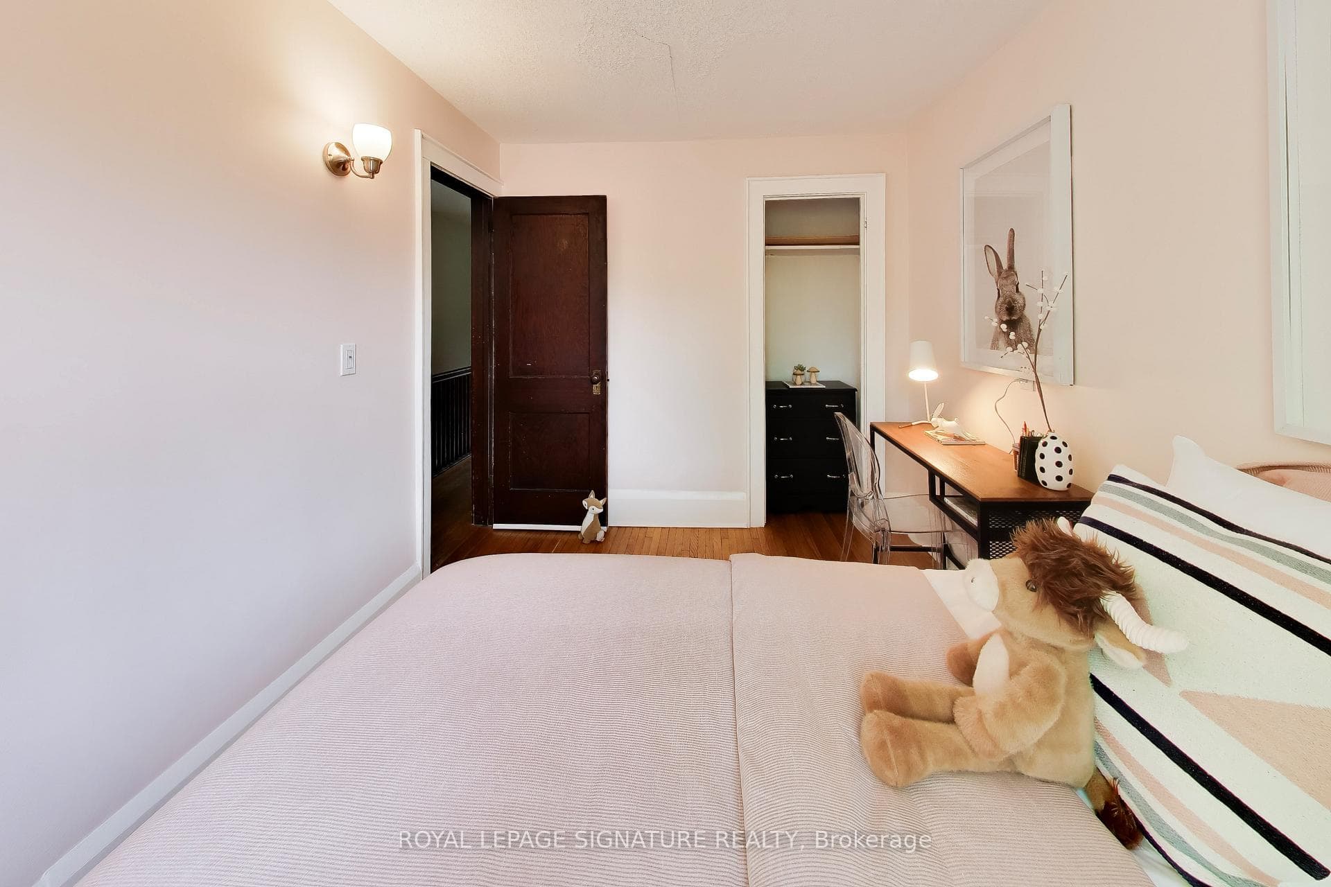 2102 Gerrard Street photo 15