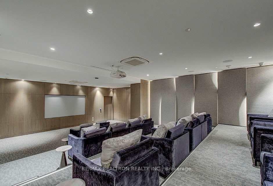 575 Bloor Street Unit 2208 photo 36