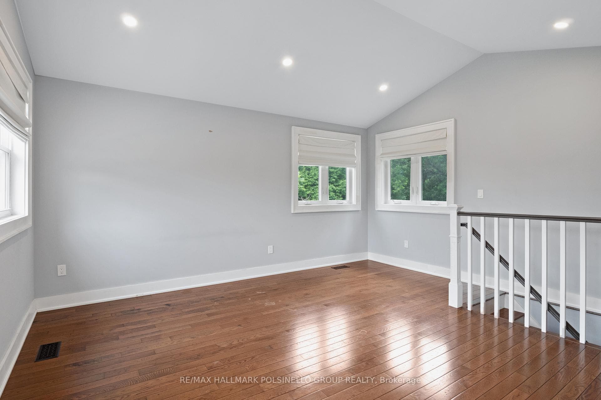 19075 Centre Street photo 24