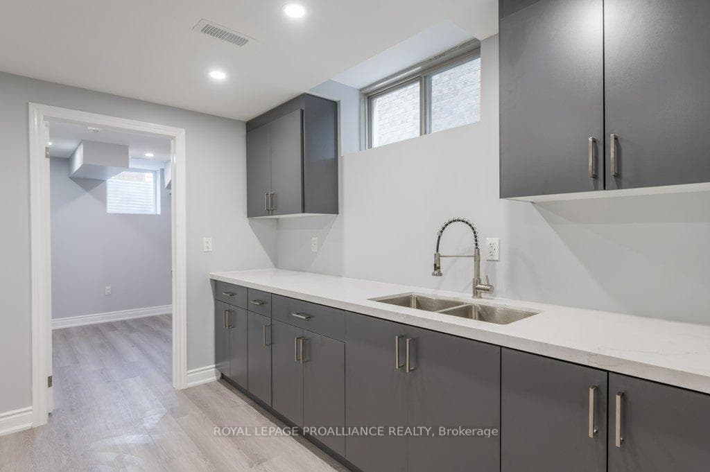 40 Ouellette Drive photo 37