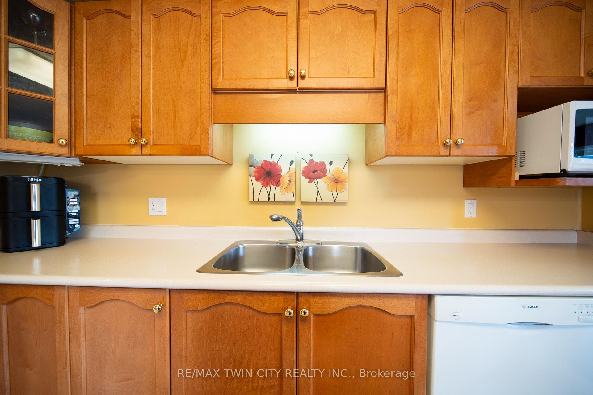 615 Inglis Falls Place photo 15