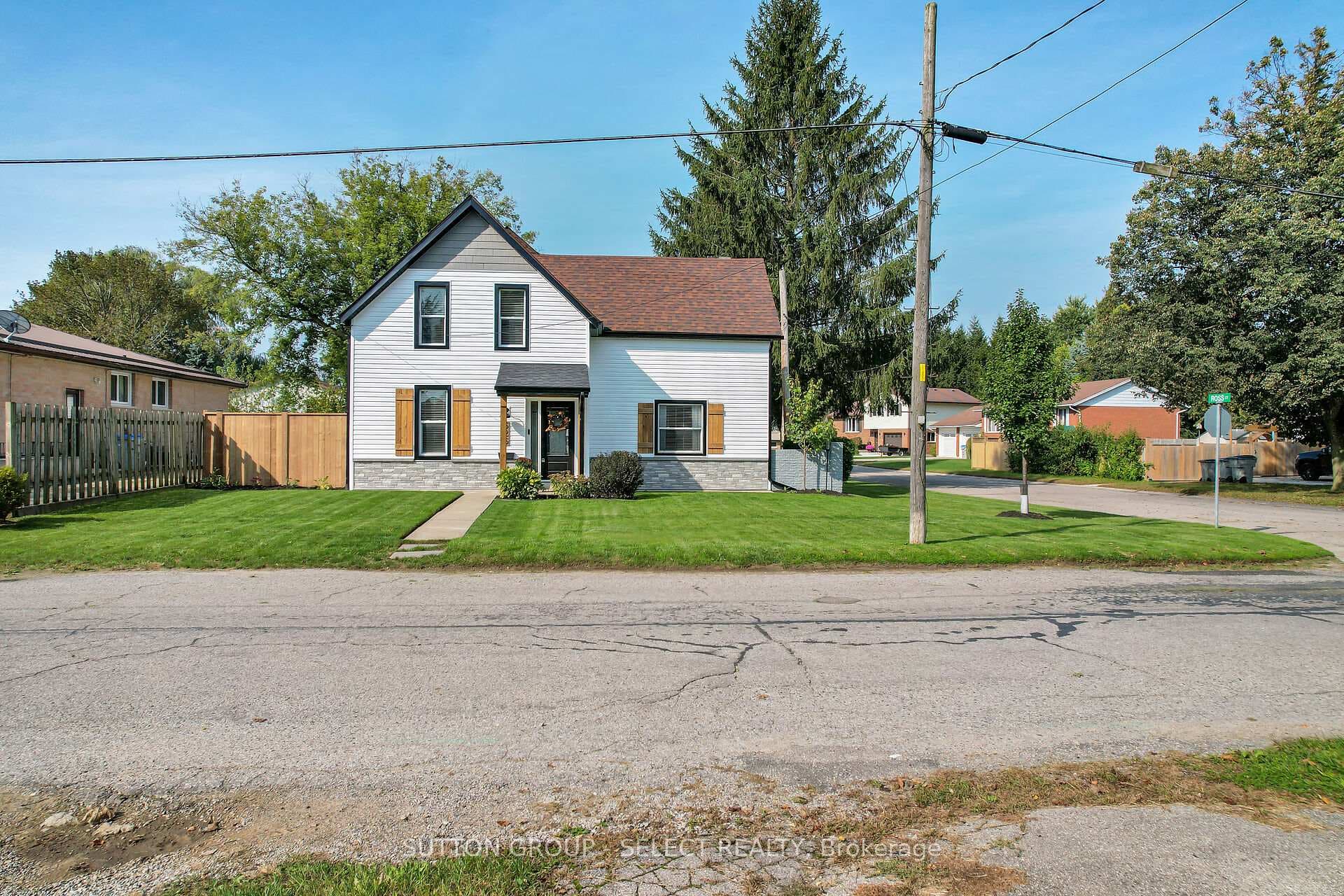 526 DEWAN Street photo 2