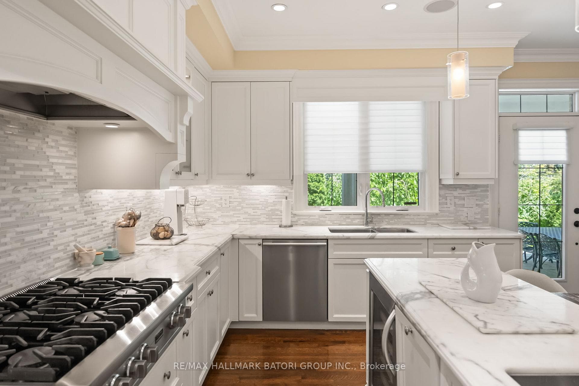358 Glencairn Avenue photo 11