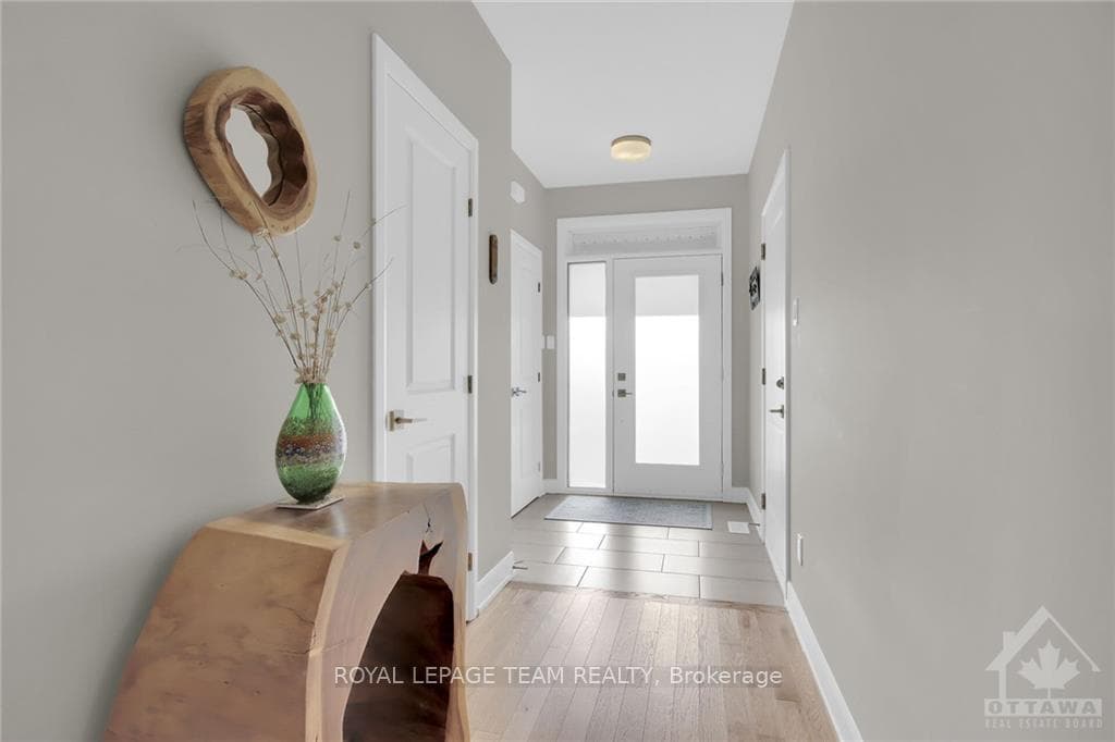 16B COCKBURN Street photo 2