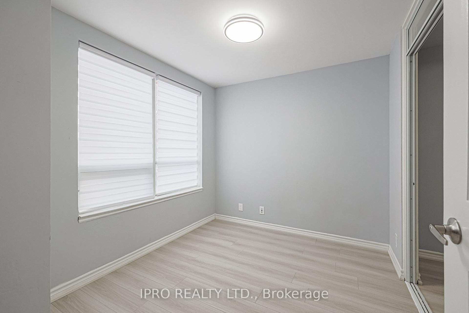 9235 Jane Street Unit 202 photo 21